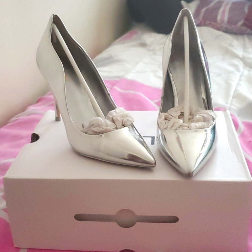 Aldo Miriclya Chrome heels, Size 7